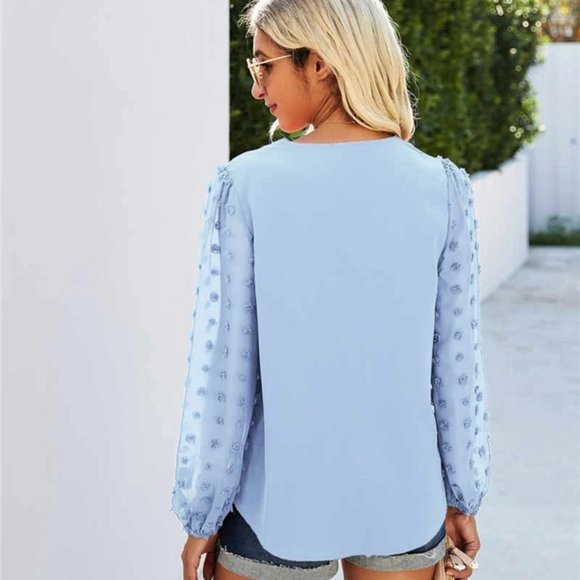 Chic Blouse - Picture 5 of 5